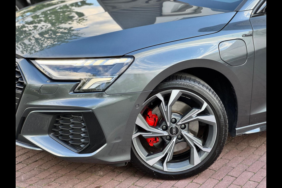 Audi A3 Sportback 40 TFSI e Edition Rs zetels/B&O/Pano/Keyless