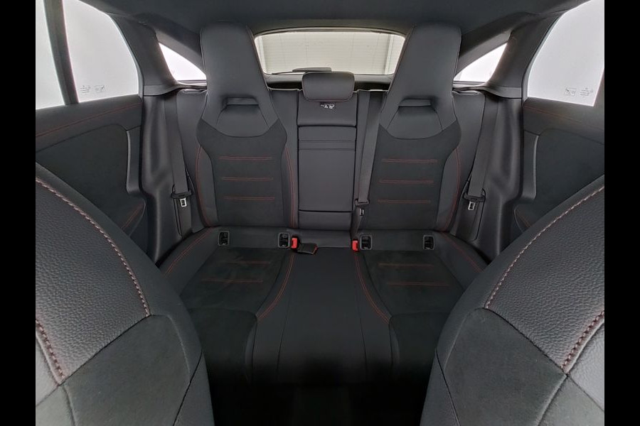 Mercedes-Benz CLA-Klasse Shooting Brake 250 e AMG Face Lift Plug-In Hybride | Edition AMG Line | Panorama Schuif-Kanteldak | 19 Inch AMG Velgen | AC en DC laden | Stuur en Stoelverwarming. Inclusief 24 maanden MB Certified garantie voor Europa.