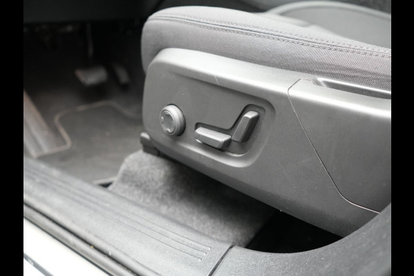 Volvo XC40 T4 Recharge Inscription Plug In Hybrid 211pk PHEV | Cruise Control | Camera | Apple Carplay | Memory | Keyless |