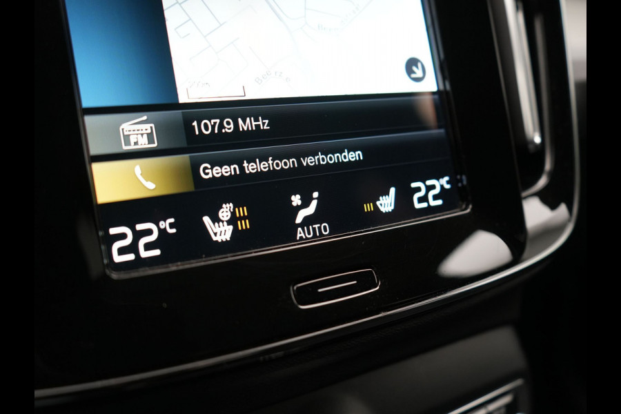 Volvo XC40 T4 Recharge Inscription Plug In Hybrid 211pk PHEV | Cruise Control | Camera | Apple Carplay | Memory | Keyless |