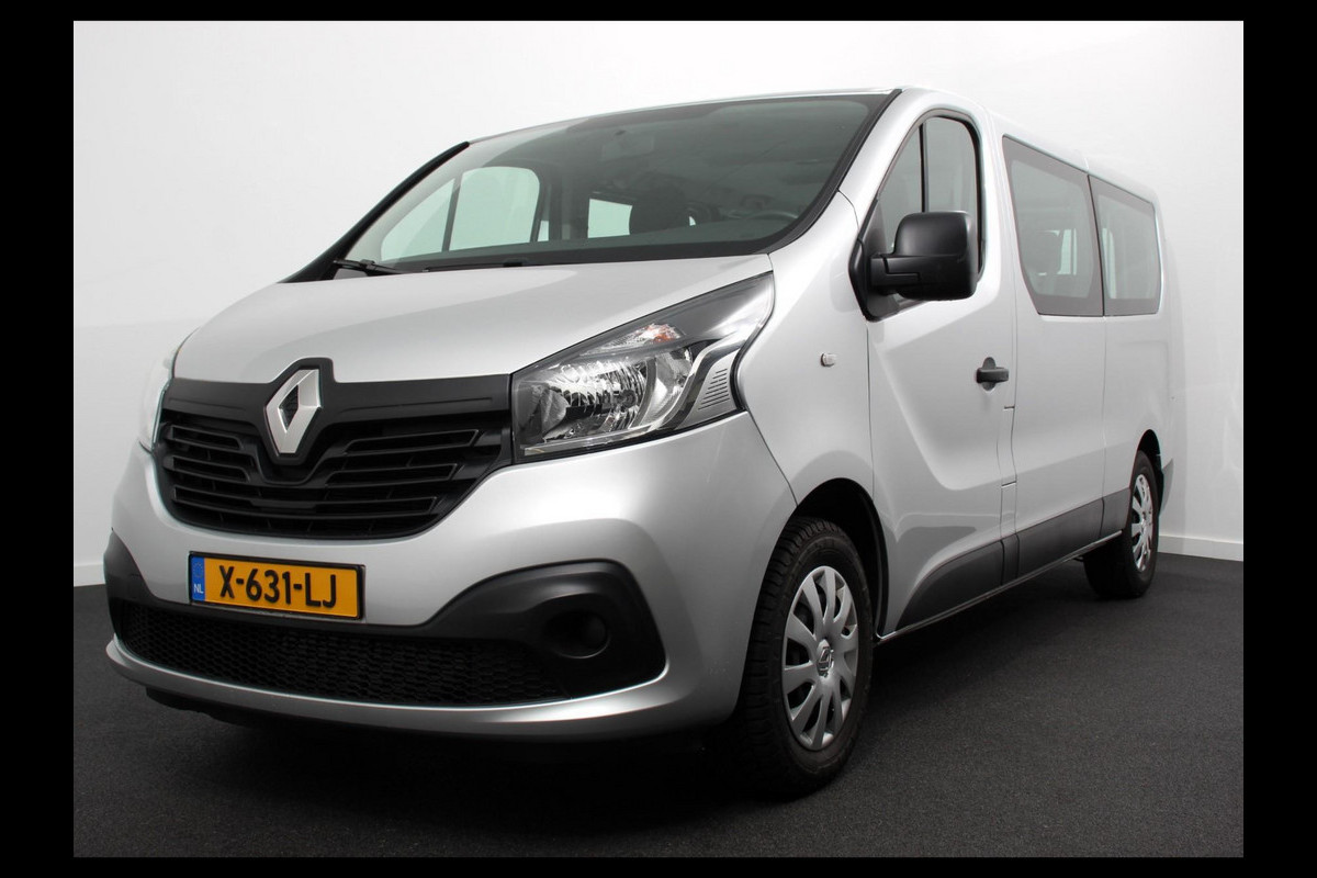 Renault Trafic Passenger 1.6 dCi Grand Authentique Energy incl. BPM/ BTW  L2H1 8 persoons !  Navigatie Airco voor en achter Parkeer sensoren Cruise Control Bumpers in kleur