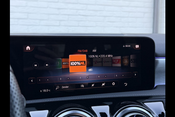 Mercedes-Benz CLA-Klasse Shooting Brake 250 e Business Solution AMG | Pano | Ambient Light | ACC | Camera | DAB+ | LED | 19 inch