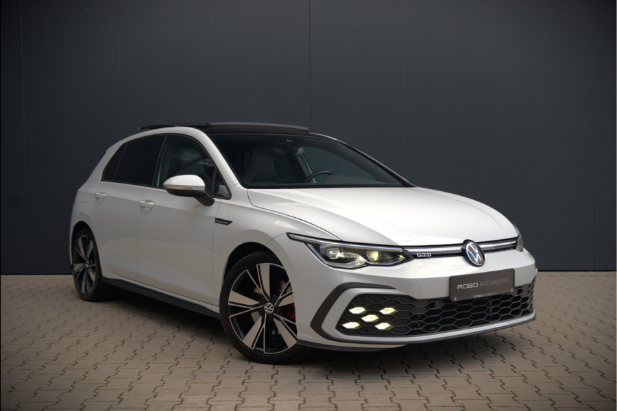 Volkswagen Golf 2.0 TDI GTD | Panoramadak | Stoelverwarming | Stuurverwarming | Adaptive Cruise Control | Apple Carplay | Sport & Sound | Adaptief Onderstel | Keyless | IQ Light LED | Camera | Ambiance Verlichting