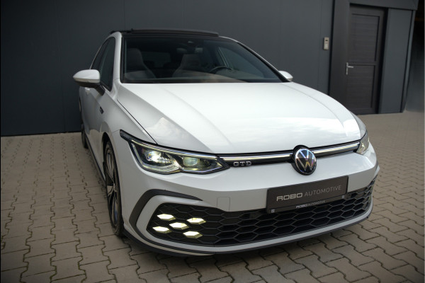 Volkswagen Golf 2.0 TDI GTD | Panoramadak | Stoelverwarming | Stuurverwarming | Adaptive Cruise Control | Apple Carplay | Sport & Sound | Adaptief Onderstel | Keyless | IQ Light LED | Camera | Ambiance Verlichting