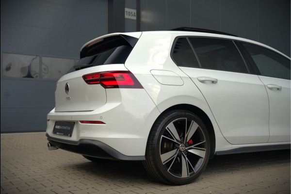 Volkswagen Golf 2.0 TDI GTD | Panoramadak | Stoelverwarming | Stuurverwarming | Adaptive Cruise Control | Apple Carplay | Sport & Sound | Adaptief Onderstel | Keyless | IQ Light LED | Camera | Ambiance Verlichting