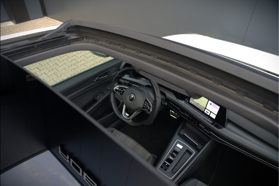 Volkswagen Golf 2.0 TDI GTD | Panoramadak | Stoelverwarming | Stuurverwarming | Adaptive Cruise Control | Apple Carplay | Sport & Sound | Adaptief Onderstel | Keyless | IQ Light LED | Camera | Ambiance Verlichting