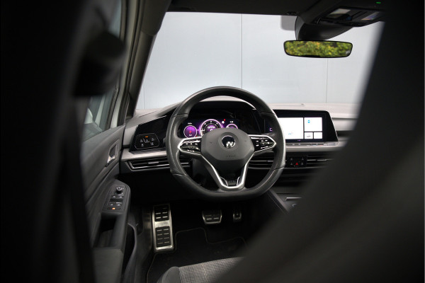 Volkswagen Golf 2.0 TDI GTD | Panoramadak | Stoelverwarming | Stuurverwarming | Adaptive Cruise Control | Apple Carplay | Sport & Sound | Adaptief Onderstel | Keyless | IQ Light LED | Camera | Ambiance Verlichting