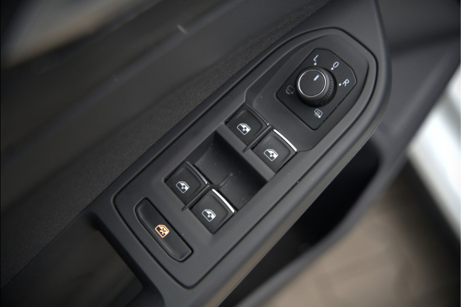Volkswagen Golf 2.0 TDI GTD | Panoramadak | Stoelverwarming | Stuurverwarming | Adaptive Cruise Control | Apple Carplay | Sport & Sound | Adaptief Onderstel | Keyless | IQ Light LED | Camera | Ambiance Verlichting