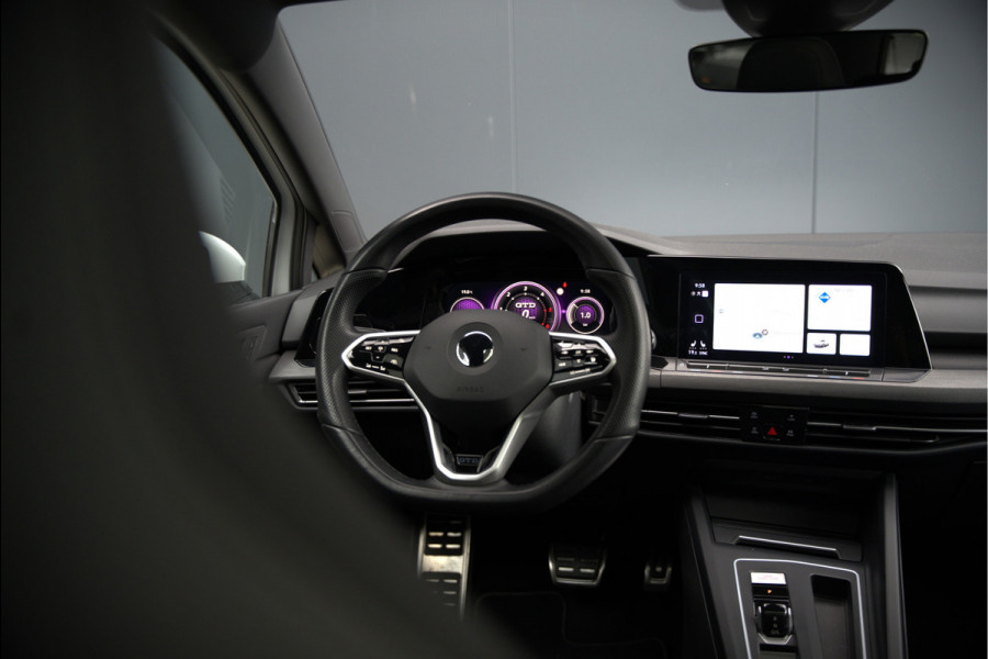 Volkswagen Golf 2.0 TDI GTD | Panoramadak | Stoelverwarming | Stuurverwarming | Adaptive Cruise Control | Apple Carplay | Sport & Sound | Adaptief Onderstel | Keyless | IQ Light LED | Camera | Ambiance Verlichting