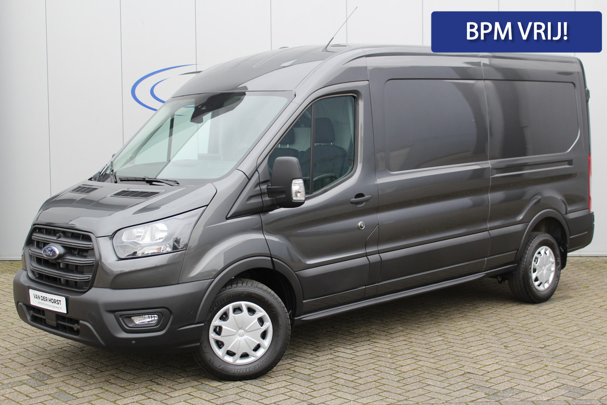 Ford Transit 350 2.0 TDCI L3H2 Trend 130pk Trend. Net ingereden, uit voorraad leverbaar ! Volautm. airco, metallic lak, lane- en side assist, adaptive cruise cntrl, navigatie by Apple carplay/Android auto cntrl, bijrijdersbank, USB aansluiting etc. Ford Transit 350 2.0 TDCI L3H2 Trend 130pk Trend. Net ingereden, uit voorraad leverbaar ! Volautm. airco, metallic lak, lane- en side assist, adaptive cruise cntrl, navigatie by Apple carplay/Android auto cntrl, bijrijdersbank, USB aansluiting etc.