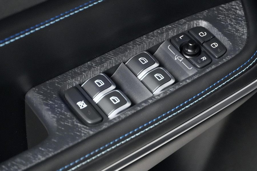 Lynk & Co 01 1.5 Plug-in Hybrid |Pano-dak | CarPlay | Acc | 360 Camera | Memory | Led | Pdc | Infinity audio | Sfeer | 20 " |