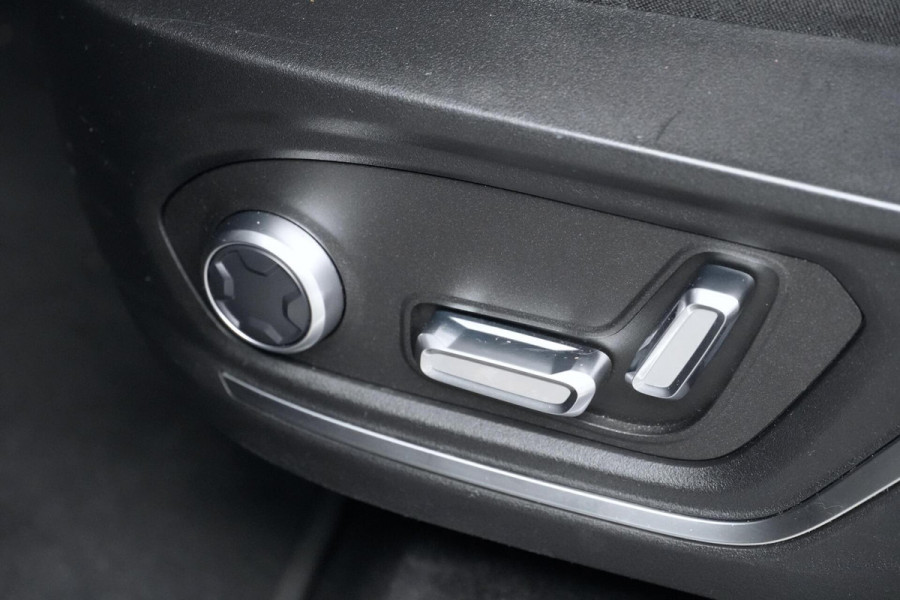 Lynk & Co 01 1.5 Plug-in Hybrid |Pano-dak | CarPlay | Acc | 360 Camera | Memory | Led | Pdc | Infinity audio | Sfeer | 20 " |