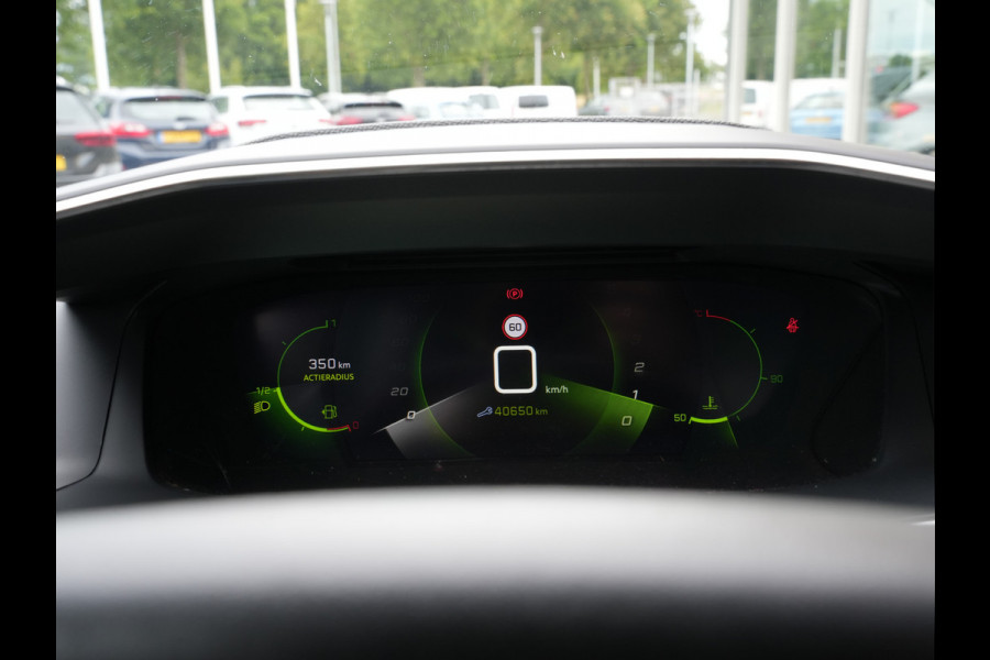 Peugeot 2008 1.2 PureTech Allure Pack | Navigatie | DAB | Clima | Stoelverwarming