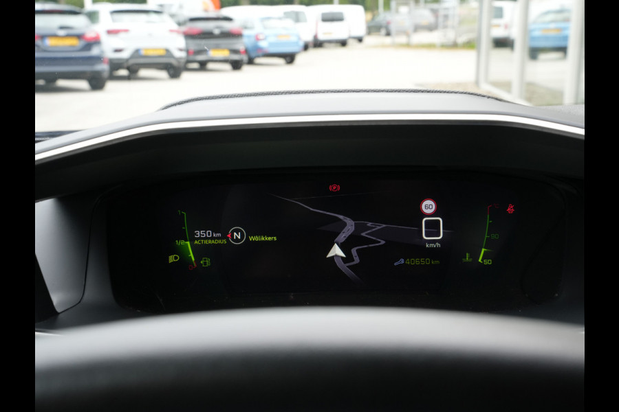 Peugeot 2008 1.2 PureTech Allure Pack | Navigatie | DAB | Clima | Stoelverwarming