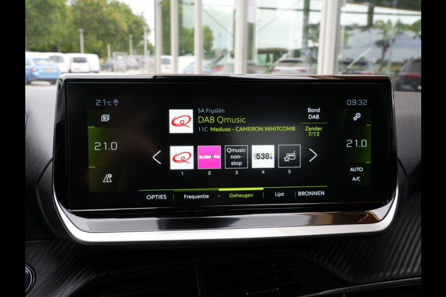 Peugeot 2008 1.2 PureTech Allure Pack | Navigatie | DAB | Clima | Stoelverwarming