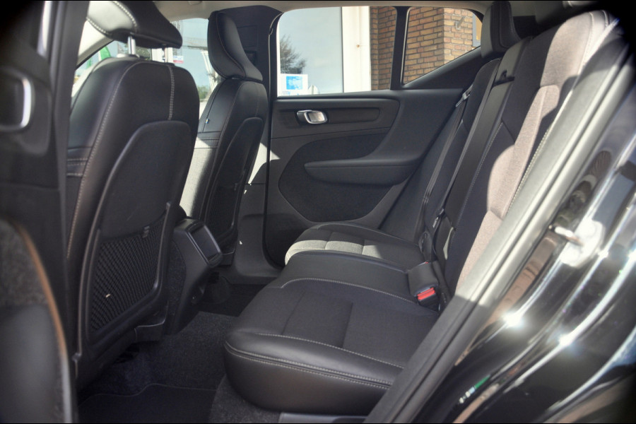 Volvo XC40 1.5 T3 Momentum Pro | Camera | Trekhaak | Mooie staat!