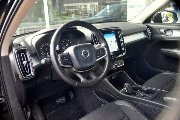 Volvo XC40 1.5 T3 Momentum Pro | Camera | Trekhaak | Mooie staat!