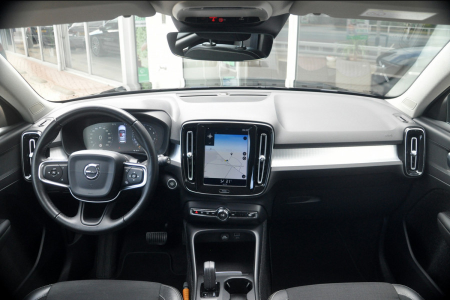 Volvo XC40 1.5 T3 Momentum Pro | Camera | Trekhaak | Mooie staat!