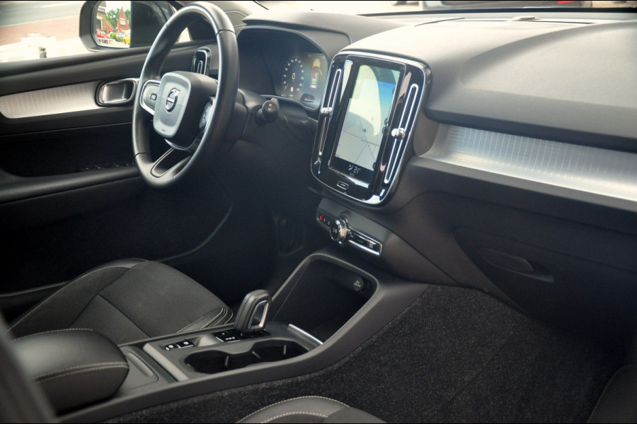 Volvo XC40 1.5 T3 Momentum Pro | Camera | Trekhaak | Mooie staat!