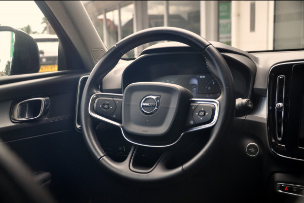 Volvo XC40 1.5 T3 Momentum Pro | Camera | Trekhaak | Mooie staat!