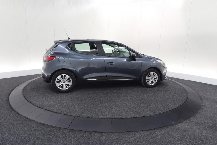 Renault Clio TCe 90 Limited | Navigatie | Parkeersensoren | Cruise Control | Apple Carplay