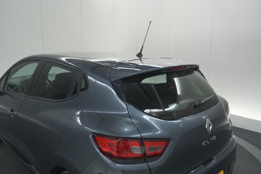 Renault Clio TCe 90 Limited | Navigatie | Parkeersensoren | Cruise Control | Apple Carplay