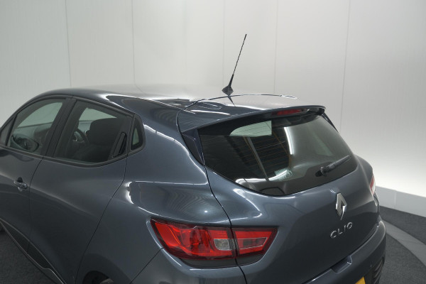 Renault Clio TCe 90 Limited | Navigatie | Parkeersensoren | Cruise Control | Apple Carplay