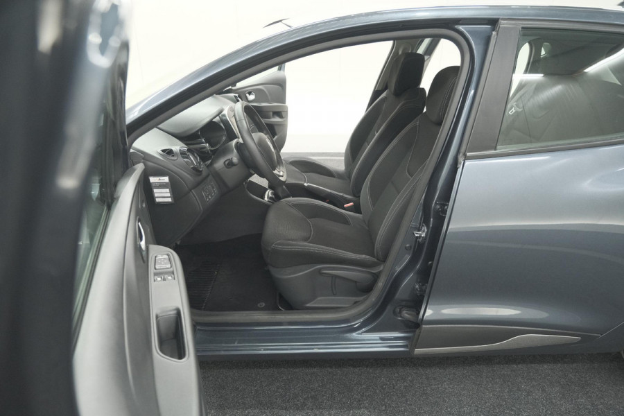 Renault Clio TCe 90 Limited | Navigatie | Parkeersensoren | Cruise Control | Apple Carplay