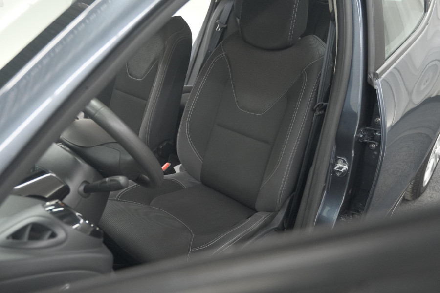 Renault Clio TCe 90 Limited | Navigatie | Parkeersensoren | Cruise Control | Apple Carplay
