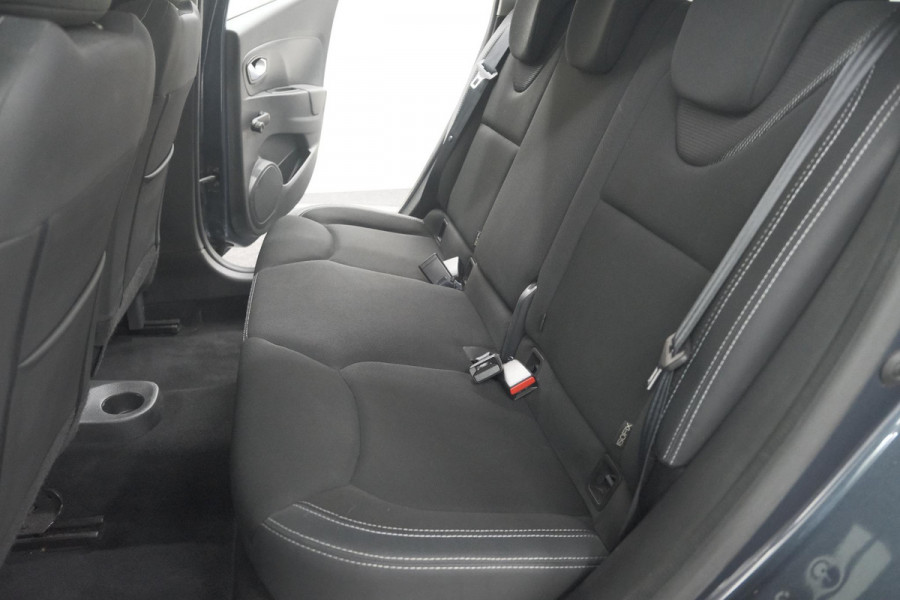 Renault Clio TCe 90 Limited | Navigatie | Parkeersensoren | Cruise Control | Apple Carplay