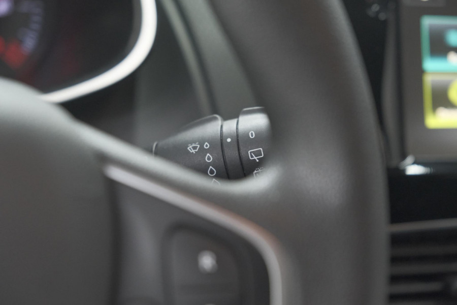 Renault Clio TCe 90 Limited | Navigatie | Parkeersensoren | Cruise Control | Apple Carplay