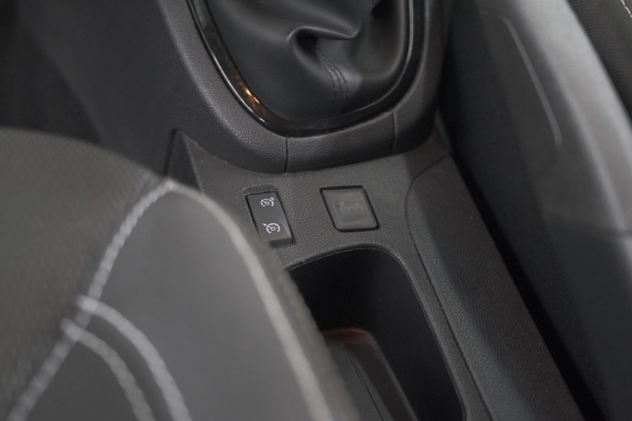 Renault Clio TCe 90 Limited | Navigatie | Parkeersensoren | Cruise Control | Apple Carplay