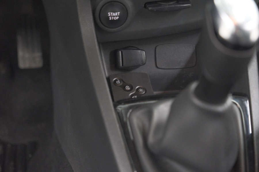Renault Clio TCe 90 Limited | Navigatie | Parkeersensoren | Cruise Control | Apple Carplay