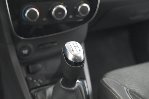 Renault Clio TCe 90 Limited | Navigatie | Parkeersensoren | Cruise Control | Apple Carplay