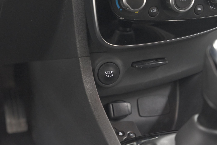 Renault Clio TCe 90 Limited | Navigatie | Parkeersensoren | Cruise Control | Apple Carplay