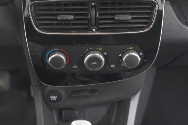 Renault Clio TCe 90 Limited | Navigatie | Parkeersensoren | Cruise Control | Apple Carplay
