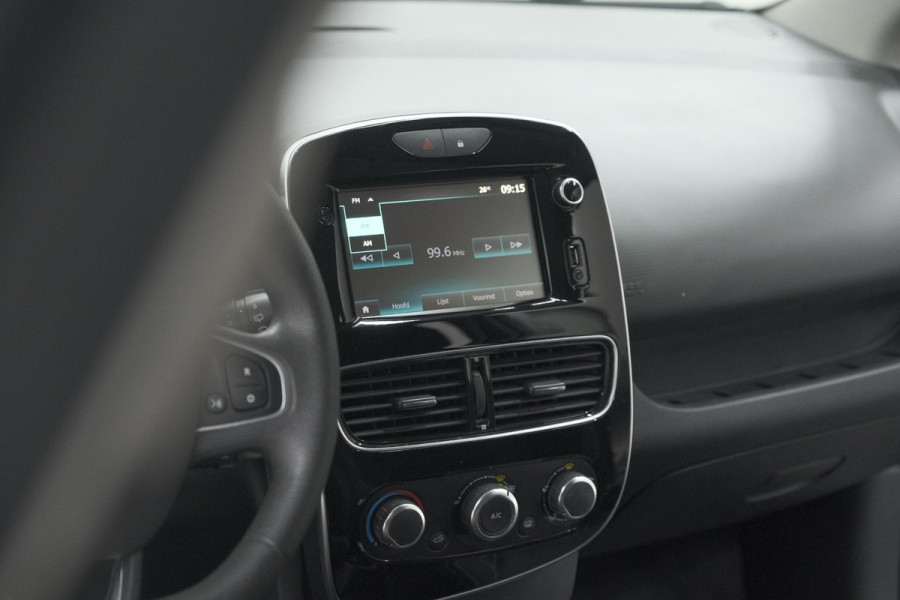 Renault Clio TCe 90 Limited | Navigatie | Parkeersensoren | Cruise Control | Apple Carplay