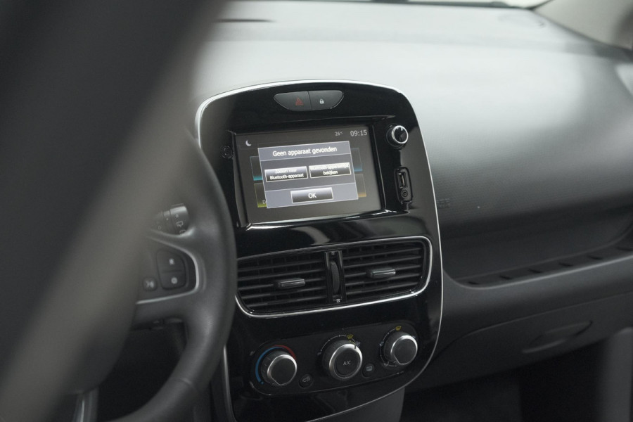 Renault Clio TCe 90 Limited | Navigatie | Parkeersensoren | Cruise Control | Apple Carplay