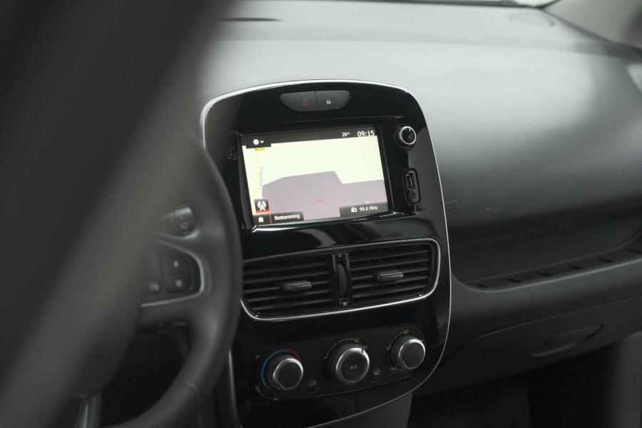 Renault Clio TCe 90 Limited | Navigatie | Parkeersensoren | Cruise Control | Apple Carplay