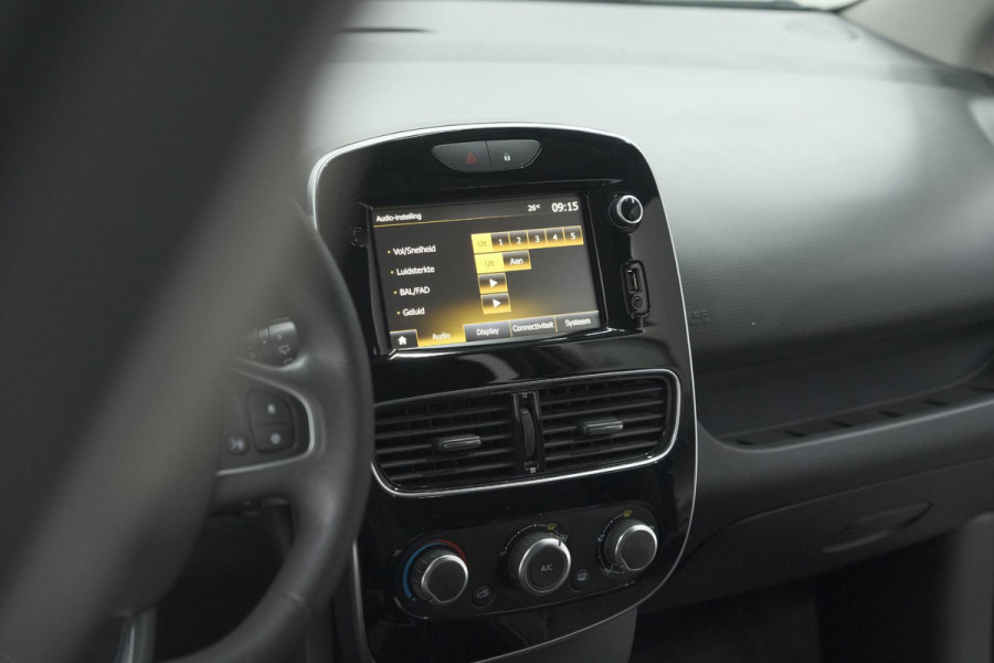 Renault Clio TCe 90 Limited | Navigatie | Parkeersensoren | Cruise Control | Apple Carplay