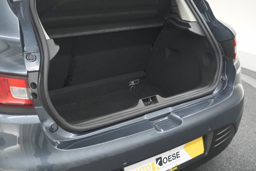Renault Clio TCe 90 Limited | Navigatie | Parkeersensoren | Cruise Control | Apple Carplay