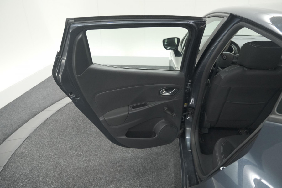 Renault Clio TCe 90 Limited | Navigatie | Parkeersensoren | Cruise Control | Apple Carplay