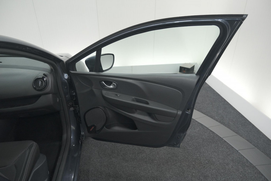 Renault Clio TCe 90 Limited | Navigatie | Parkeersensoren | Cruise Control | Apple Carplay