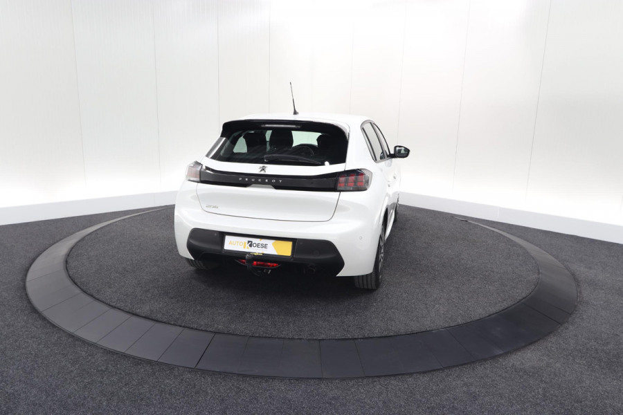 Peugeot 208 PureTech 100 EAT8 Active | Trekhaak | Parkeersensoren | Navigatie | Apple Carplay