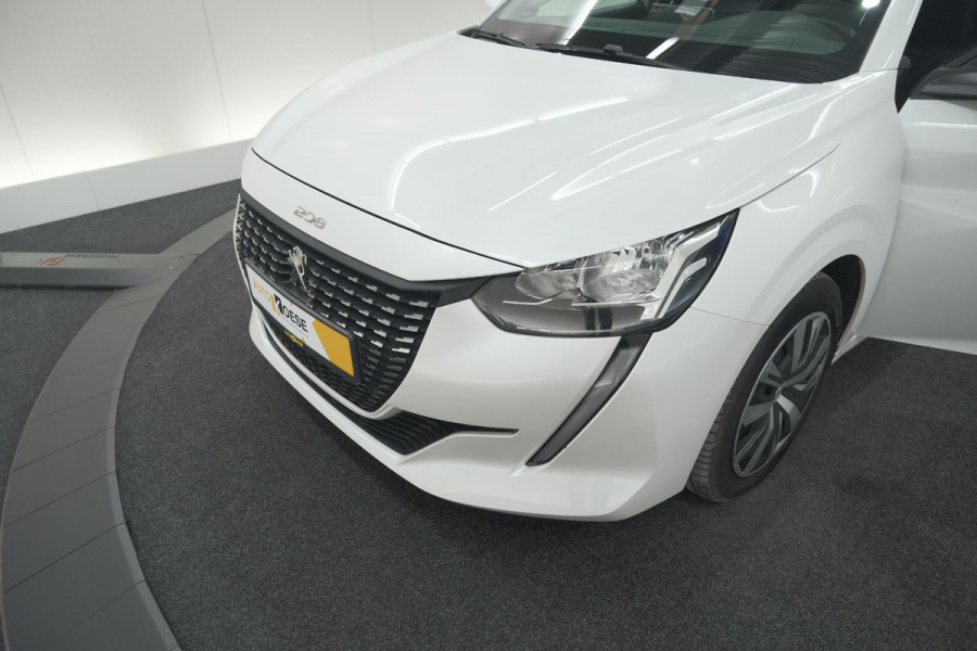 Peugeot 208 PureTech 100 EAT8 Active | Trekhaak | Parkeersensoren | Navigatie | Apple Carplay