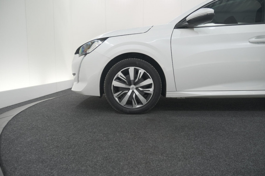 Peugeot 208 PureTech 100 EAT8 Active | Trekhaak | Parkeersensoren | Navigatie | Apple Carplay
