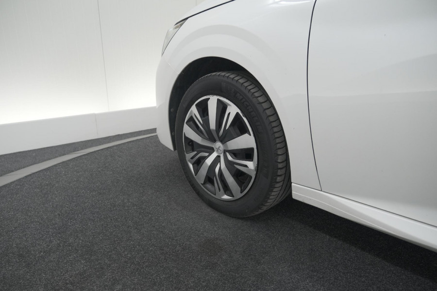 Peugeot 208 PureTech 100 EAT8 Active | Trekhaak | Parkeersensoren | Navigatie | Apple Carplay