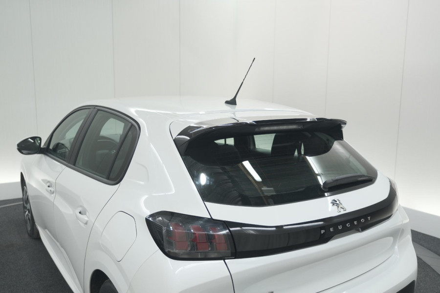 Peugeot 208 PureTech 100 EAT8 Active | Trekhaak | Parkeersensoren | Navigatie | Apple Carplay