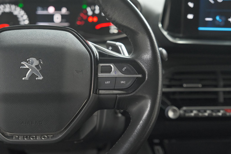 Peugeot 208 PureTech 100 EAT8 Active | Trekhaak | Parkeersensoren | Navigatie | Apple Carplay