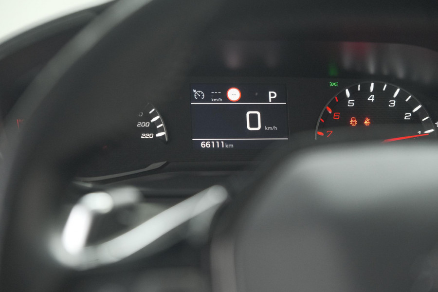 Peugeot 208 PureTech 100 EAT8 Active | Trekhaak | Parkeersensoren | Navigatie | Apple Carplay